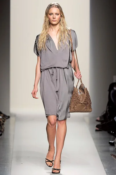 Look 19